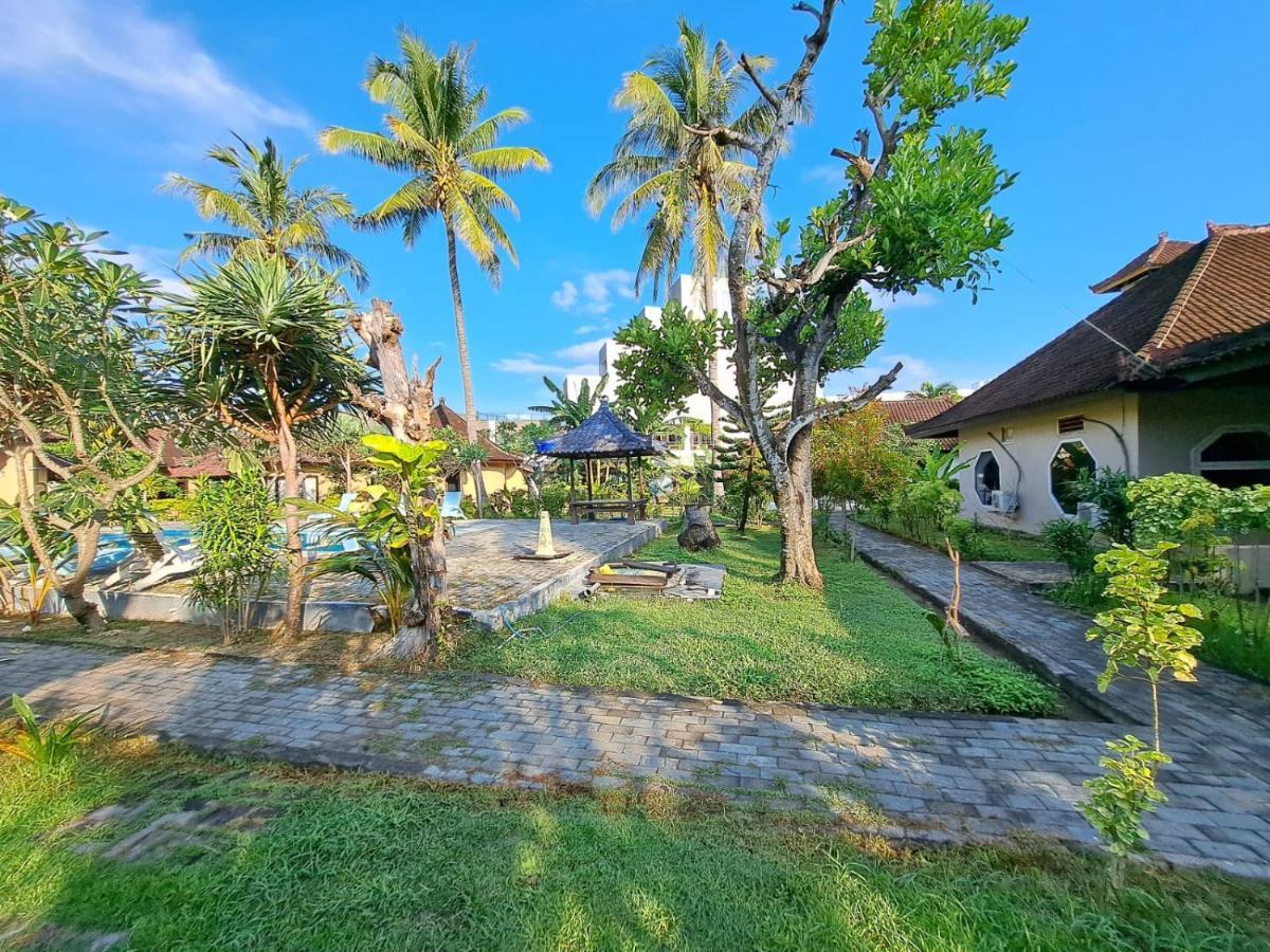 Surfers Beachfront Lombok Hotel Kuta  Exterior photo