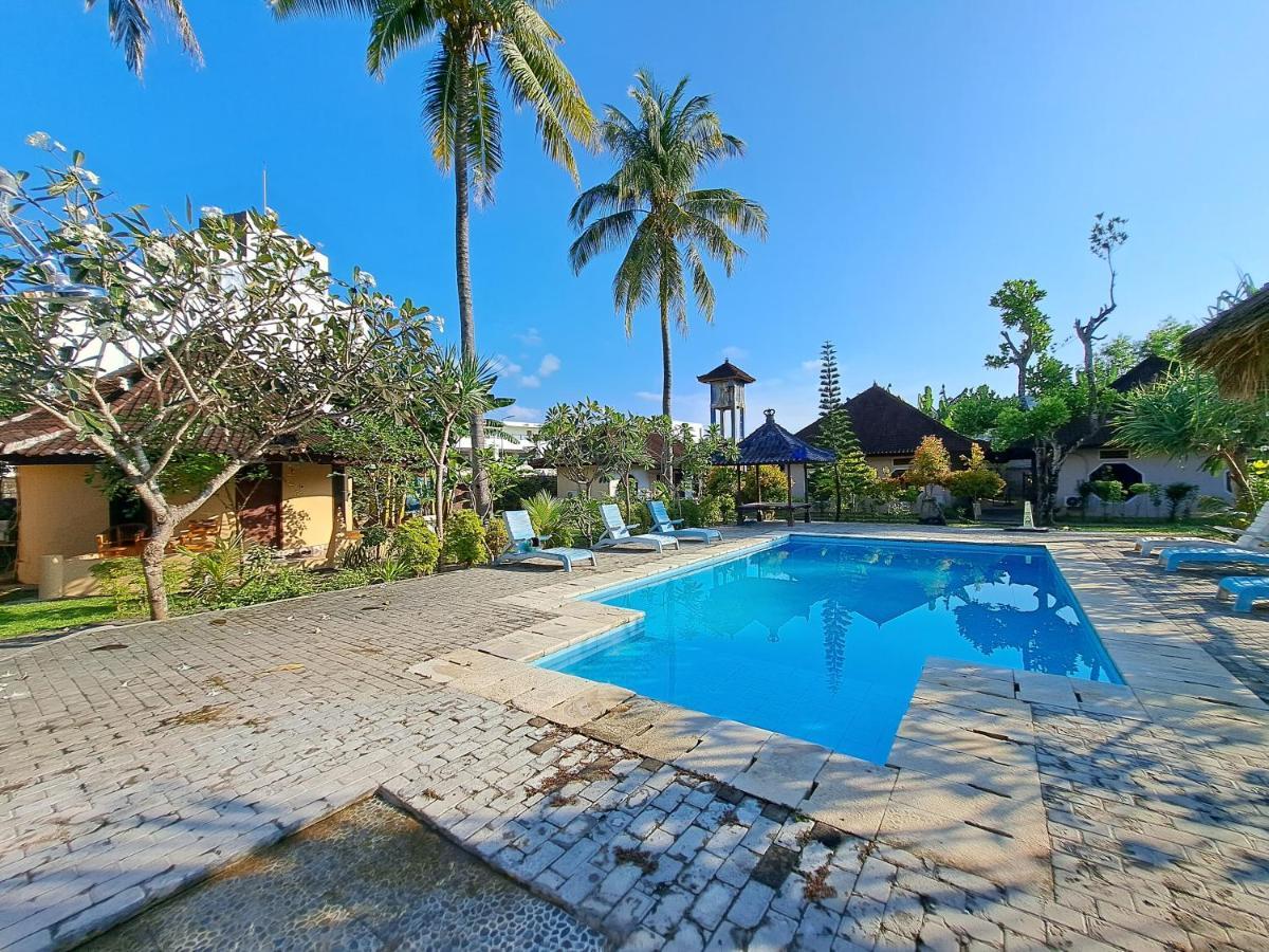 Surfers Beachfront Lombok Hotel Kuta  Exterior photo